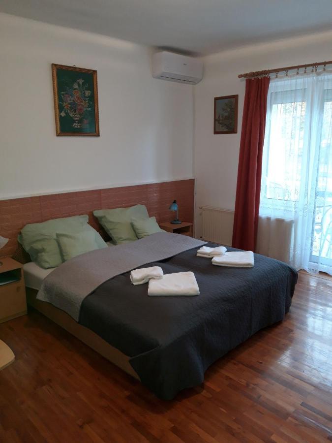 Attila Vendeghaz Apartment Heviz Exterior photo